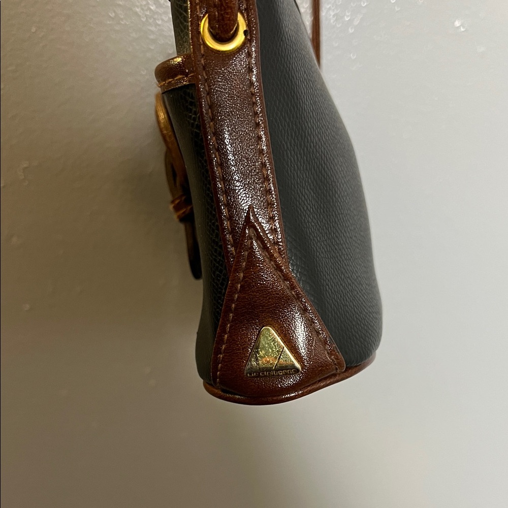 Liz Claiborne Black and Brown Zippered Bag with side pocket - Picture 4 of 10